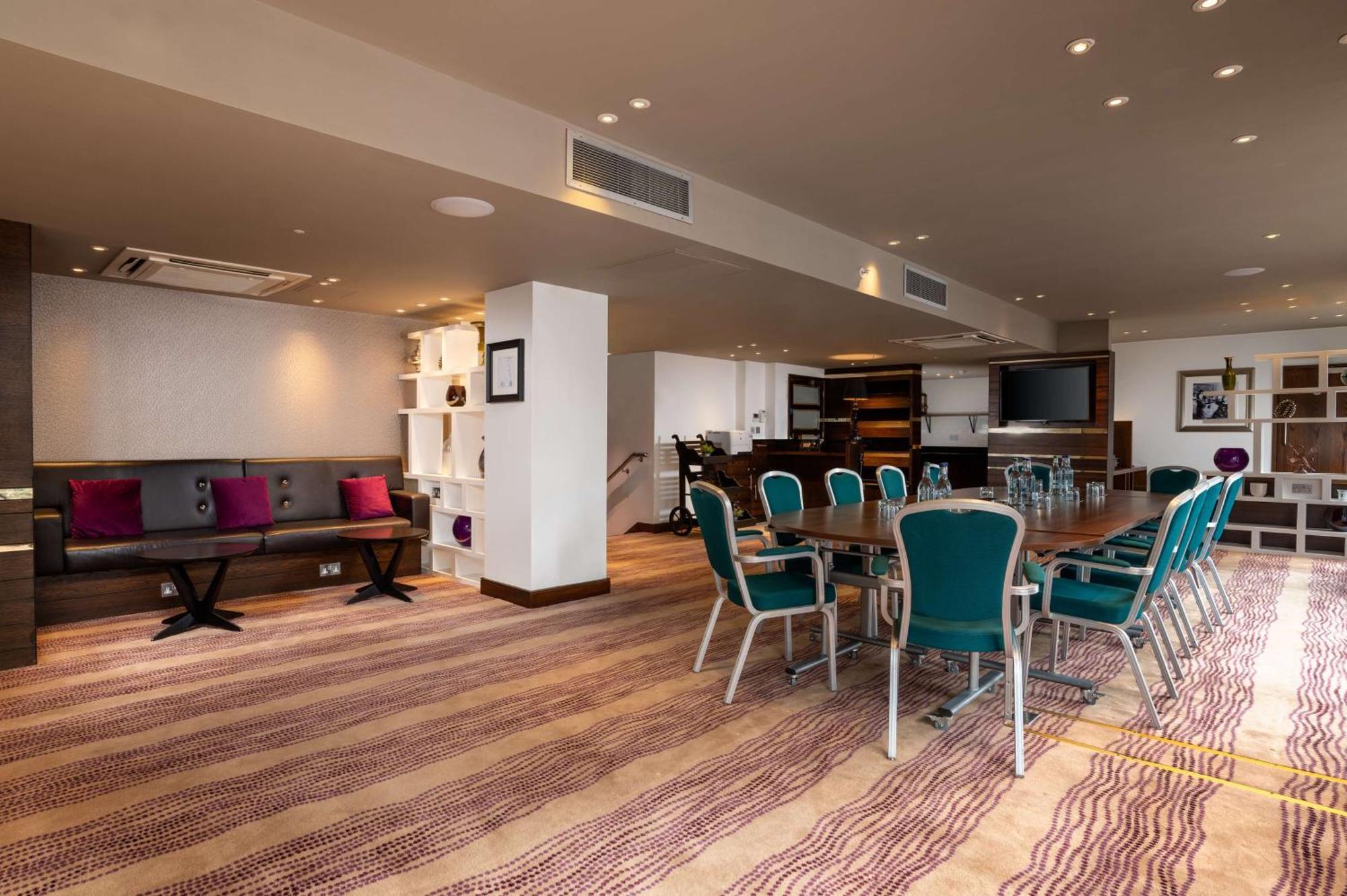 מלון Hilton London Olympia מראה חיצוני תמונה