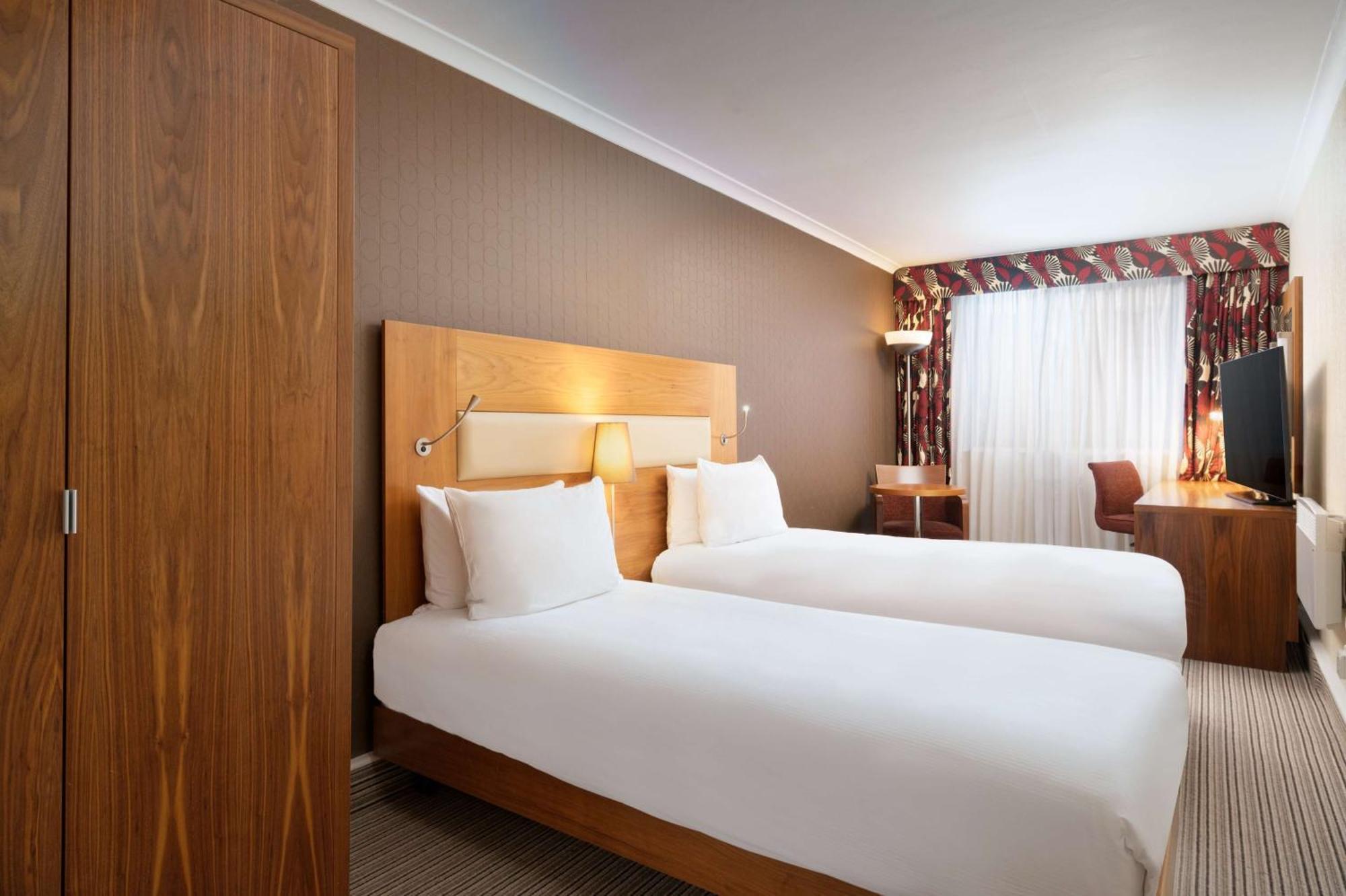 מלון Hilton London Olympia מראה חיצוני תמונה