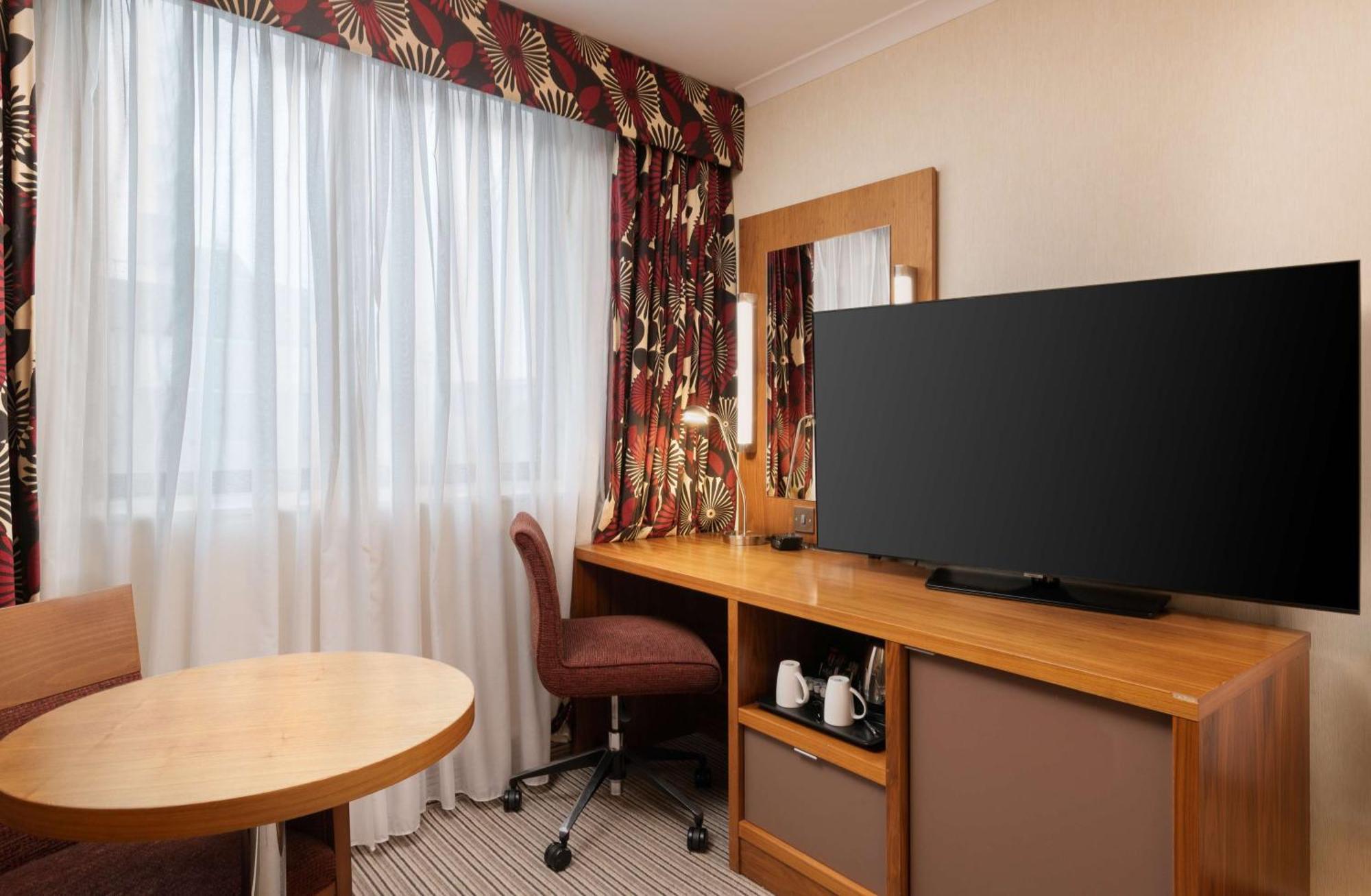 מלון Hilton London Olympia מראה חיצוני תמונה
