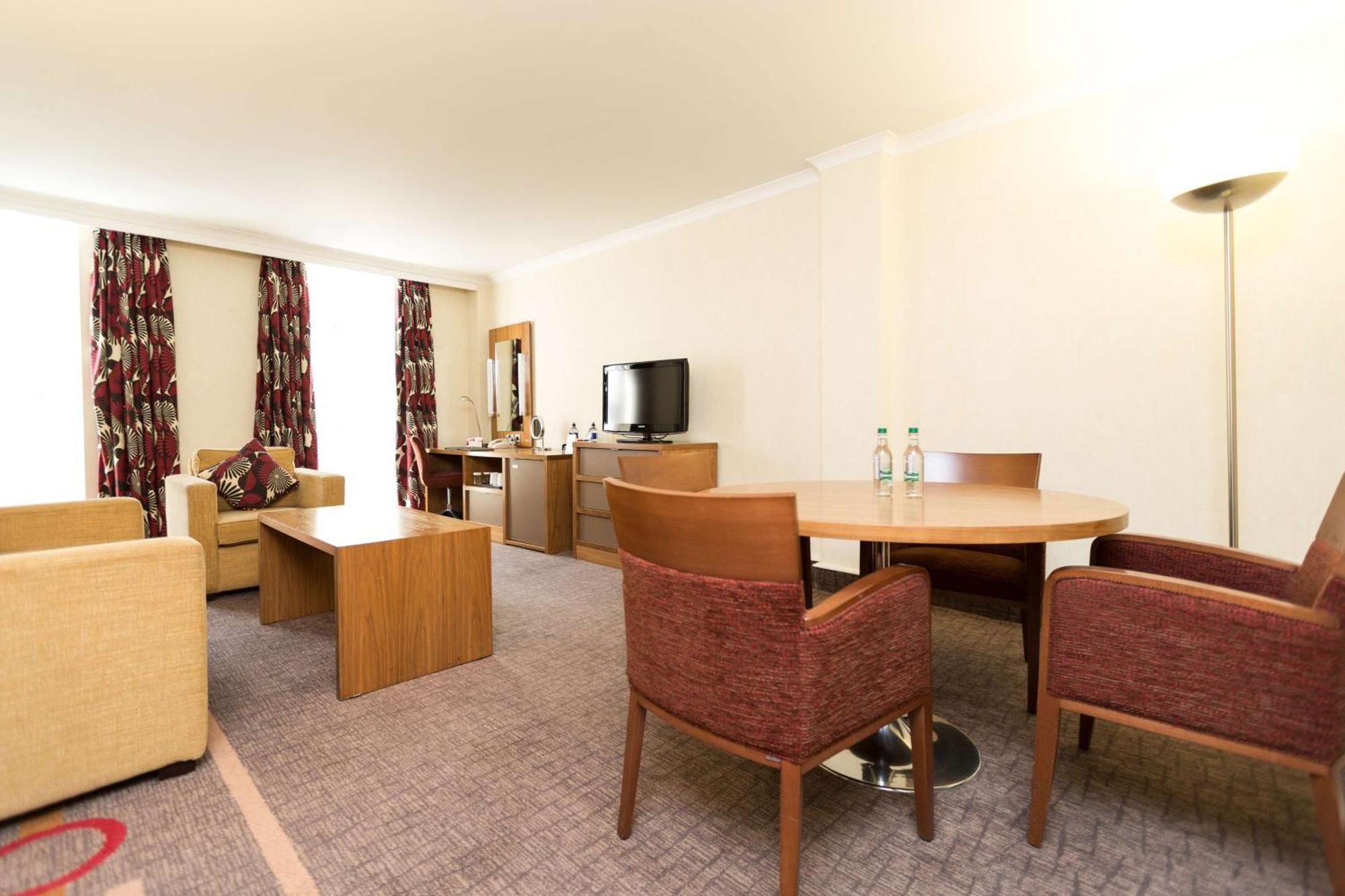 מלון Hilton London Olympia מראה חיצוני תמונה