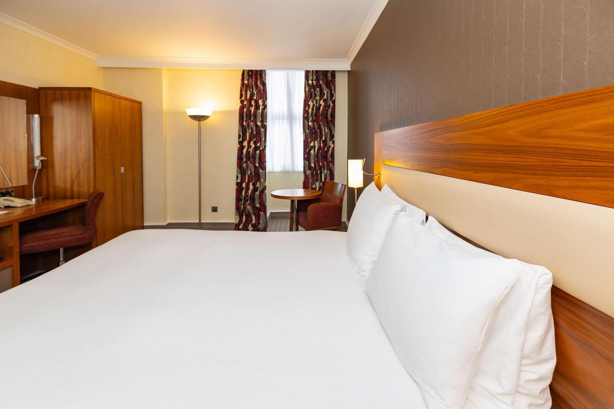 מלון Hilton London Olympia מראה חיצוני תמונה